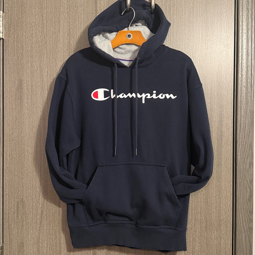 Champion Men's Script Logo Pullover Navy Blue Sweatshirt Hoodie Size Medium EUC